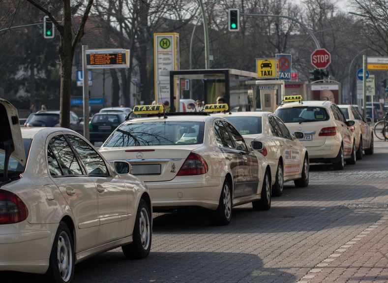 Milton Keynes to Silverstone taxi