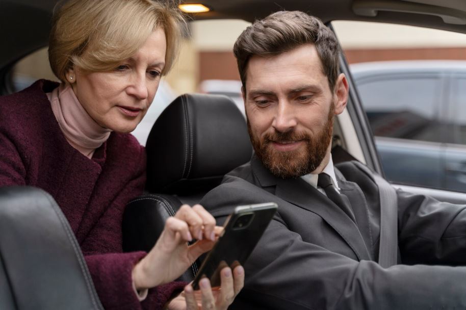 CityCabz Silverstone to Gatwick taxi service