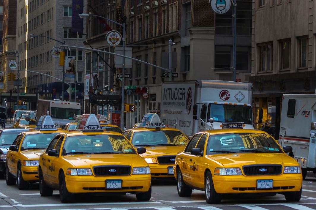 Milton Keynes to Luton taxi