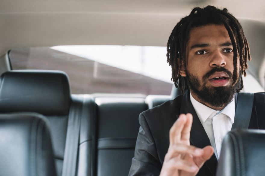 Milton Keynes taxi to Gatwick Airport