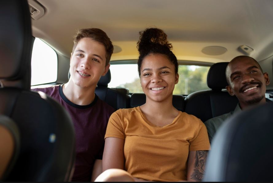 Spacious Silverstone group taxi
