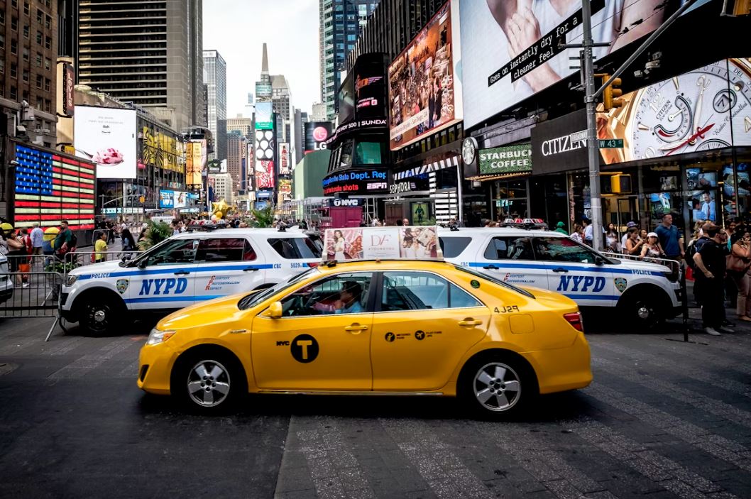 Taxi from Stony Stratford to Silverstone Circuit