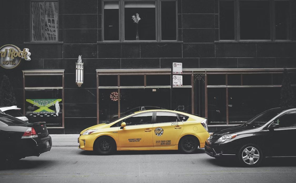 Taxi transfer from Whittlebury to Silverstone Circuit