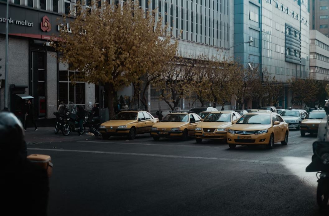 Taxi from Towcester to Silverstone Circuit